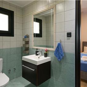 4 bedroom villa with pool, Chalikounas, sleeps 8